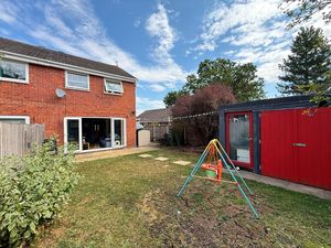 Pinedale Close Whitby